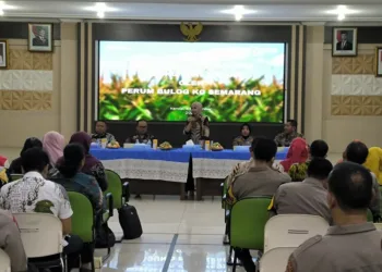 Bupati Kendal, Dyah Kartika Permanasari, memberi sambutan dalam sosialisasi penyerapan jagung pipil kering yang digelar Perum Bulog KC. Semarang di Kabupaten Kendal, Kamis, 4 September 2025. (Arvian Maulana/Lingkarjateng.id)