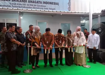Bupati dan Wakil Bupati Semarang bersama Wali Kota dan Wakil Wali Kota Salatiga saat meresmikan SPPG di Desa Candirejo, Kecamatan Tuntang, Kabupaten Semarang, pada Rabu, 3 September 2025. (Hesty Imaniar/Lingkarjateng.id)