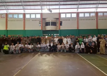 Pemkab Semarang bersama berbagai elemen masyarakat setempat menggelar deklarasi damai di GOR Pandanaran Wujil, Kecamatan Bergas, Kabupaten Semarang, Senin, 1 September 2025. (Hesty Imaniar/Lingkarjateng.id)