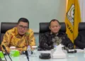 Fraksi Golkar DPRD Jateng Bahas RUU Transportasi Online di DPR 26 Wakil Ketua DPRD Jateng, Muhammad Soleh (kiri) dalam rapat koordinasi bersama Fraksi Golkar dan Baleg DPR RI terkait RUU Transportasi Online di Jakarta. (DPRD Jateng/Lingkarjateng.id)