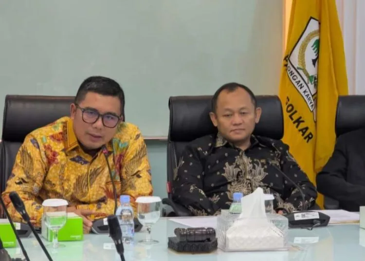 Fraksi Golkar DPRD Jateng Bahas RUU Transportasi Online di DPR 25 Wakil Ketua DPRD Jateng, Muhammad Soleh (kiri) dalam rapat koordinasi bersama Fraksi Golkar dan Baleg DPR RI terkait RUU Transportasi Online di Jakarta. (DPRD Jateng/Lingkarjateng.id)