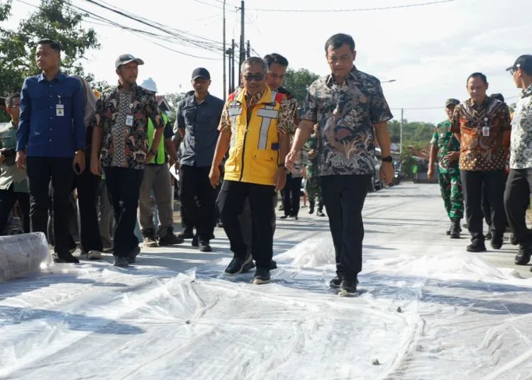 Gubernur Jateng Cek Perbaikan Jalan Wiradesa–Kajen Pekalongan1 1