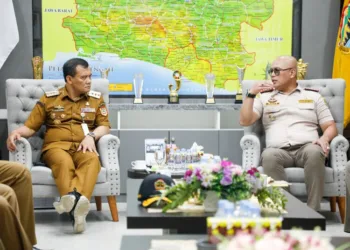 Gubernur Jawa Tengah, Ahmad Luthfi, saat menerima audiensi Kepala BKHIT Jateng di kantornya, Senin, 20 Oktober 2025. (Humas Pemprov Jateng/Lingkarjateng.id)