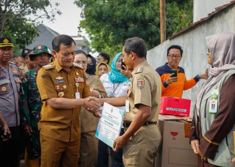 Gubernur Jateng Pastikan Bantuan Korban Banjir Semarang Tepat Sasaran1