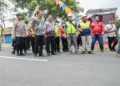 Diresmikan Gubernur Jateng, Masyarakat Apresiasi Perbaikan Jalan Bumiayu-Salem Brebes 26 Gubernur Jateng, Ahmad Luthfi, saat meresmikan perbaikan Jalan Bumiayu-Salem di Kabupaten Brebes, Kamis, 2 Oktober 2025. (Pemprov Jateng/Lingkarjateng.id)