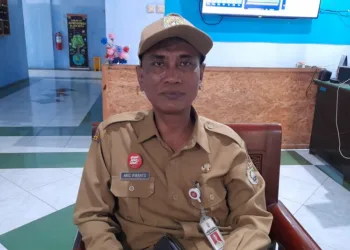 DLH Kendal Upayakan Raih Penghargaan Adipura Lebih Tinggi 26 Kepala Dinas Lingkungan Hidup (DLH) Kendal, Aris Irwanto, saat diwawancarai di kantornya pada Senin, 27 Oktober 2025. (Anik Kustiani/Lingkarjateng.id)