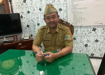 Kepala Dinas Tenaga Kerja dan Perindustrian (Dinakerind) Kabupaten Demak, Agus Kriyanto. (M. Burhanuddin Aslam/Lingkarjateng.id)