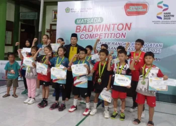 Para juara kompetisi MATSADA Badminton Competition (MBC) yang diselenggarakan MTs Manahijul Huda Ngagel, Kecamatan Dukuhseti, Kabupaten Pati 22-25 Oktober 2025. (Lingkar Network)