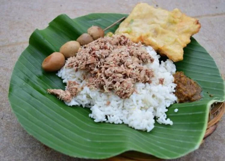 Sego Megono dan Lopis Krapyak Khas Pekalongan Ditetapkan Jadi Warisan Budaya Tak Benda 25 Nasi megono, kuliner khas Kota Pekalongan yang ditetapkan jadi warisan budaya takbenda nasional. (Fahri Akbar/Lingkarjateng.id)