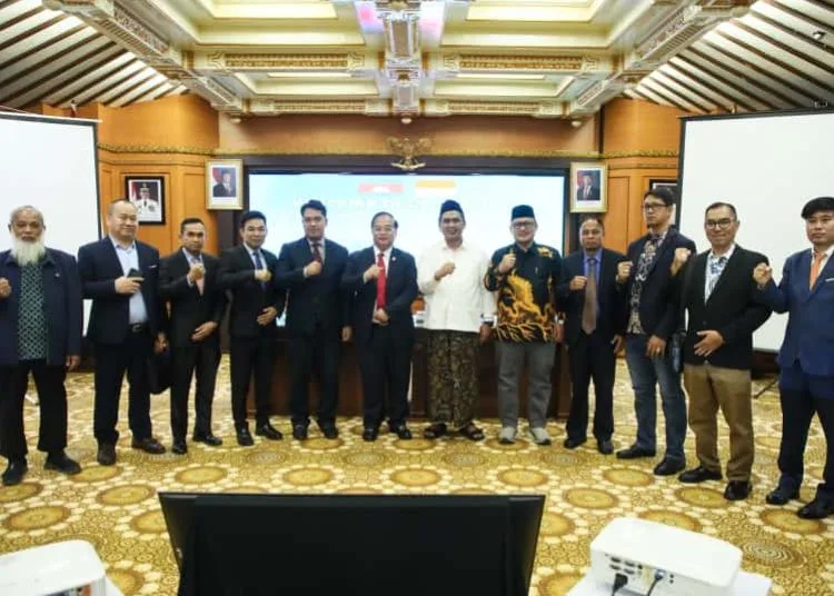 Pemprov Jateng Sambut Kolaborasi Kamboja di Sektor Pendidikan-Pertanian 26 Pemprov Jateng Sambut Kolaborasi Kamboja di Sektor Pendidikan Pertanian1