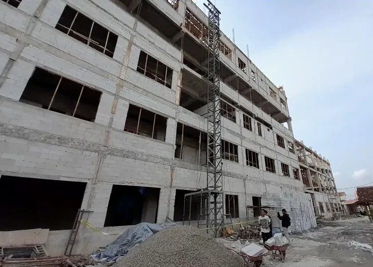 Terdakwa Tragedi Maut Proyek RS PKU Muhammadiyah Blora Dituntut 2 Bulan Penjara 25 TKP jatuhnya crane pada proyek pembangunan RS PKU Muhammadiyah Blora yang terjadi pada 8 Februari 2025 lalu. (Eko Wicaksono/Lingkarjateng.id)