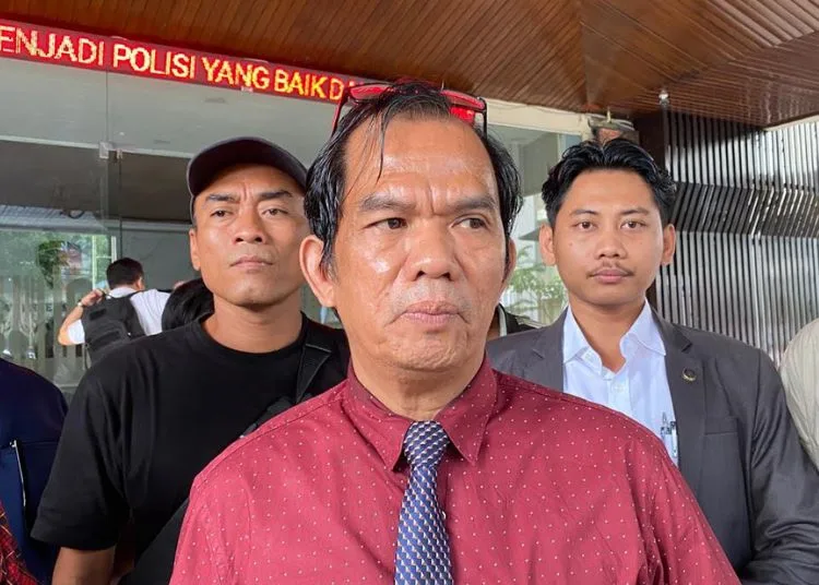 Tim Hukum AMPB Minta Polda Jateng Adil Tangani Peserta Demo Ditangkap Polisi 25 Ketua Tim Hukum Aliansi Masyarakat Pati Bersatu (AMBP), Nimerodi Gule. (Rizky Syahrul/Lingkarjateng.id)