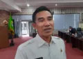 Wabup Benny Protes Minta Pemprov Jateng Tangani Persoalan Sungai di Kendal 26 Wakil Bupati Kendal, Benny Karnadi saat memberikan penjelasan kepada awak media di Gedung Paripurna DPRD Kendal, Rabu, 29 Oktober 2025. (Anik Kustiani/Lingkarjateng.id)