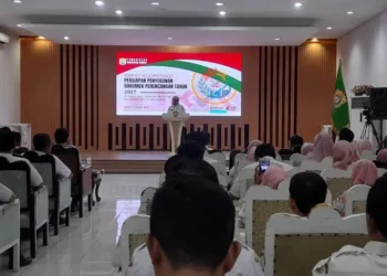 Bupati Kendal saat kegiatan rapat koordinasi persiapan penyusunan dokumen perencanaan tahun 2027. (Anik Winda/Lingkarjateng.id)
