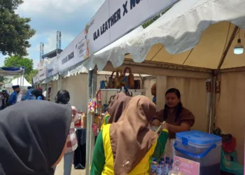 25 stand tersedia dalam Festival 3 Negeri: Pameran Kriya di Kompleks Museum RA Kartini, Jumat, 17 Oktober 2025. (Muhammad Faalih/Lingkarjateng.id)