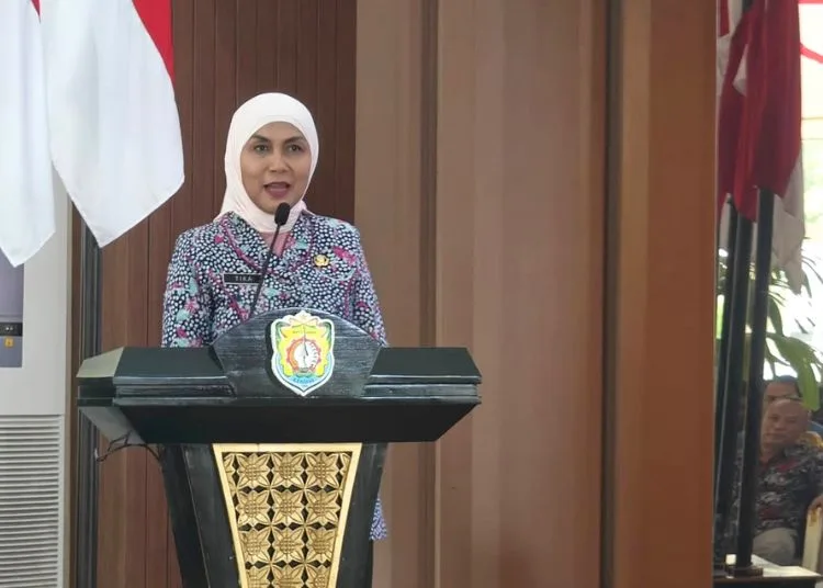 Bupati Kendal Minta BUMDes Optimalkan Usaha untuk Ketahanan Pangan 25 Bupati Kendal Dyah Kartika Permanasari saat memberikan arahan dalam kegiatan sosialisasi strategi BUMdes untuk katahanan pangan, Selasa, 4 November 2025. (Humas Pemkab Kenal/Lingkarjateng.id)