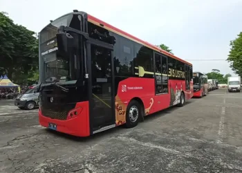 Bus listrik Trans Semarang yang akan beroperasi untuk Koridor 1 mulai tahun 2026 mendatang. (Syahril Muadz/Lingkarjateng.id)