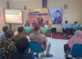 Anggota Komisi D DPRD Jawa Tengah, Much Muchlis Ariston, saat berdialog dengan warga dalam kegiatan Peningkatan Kualitas Pengawasan Kebijakan melalui Media Tradisional yang digelar di Kelurahan Noyontaansari, Kecamatan Pekalongan Timur, Kota Pekalongan, Jumat, 21 November 2025. (Fahri Akbar/Lingkarjateng.id)