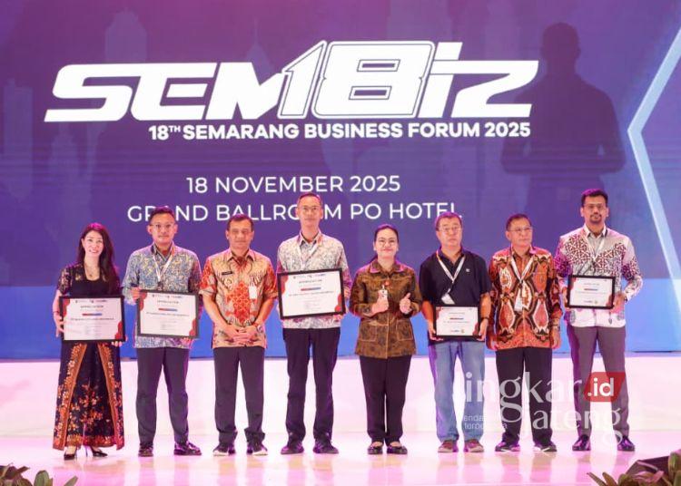 Gubernur Jateng Dorong Pemda Tiru Semarang Gaet Investasi Lewat Forum Bisnis 26 Gubernur Jateng Dorong Pemda Tiru Semarang Gaet Investasi Lewat Forum Bisnis1