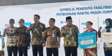 Gubernur Jateng Dukung UMKM Lebih Berdaya Lewat Program Kumitra 16 Suasana peluncuran program Kumitra di Gedung Gradhika Bhakti Praja, Kota Semarang pada Kamis, 20 November 2025. (Humas Pemprov Jateng)