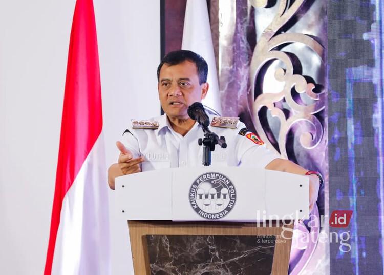 Gubernur Jawa Tengah Ahmad Luthfi saat menghadiri acara pelantikan pengurus DPD Kaukus Perempuan Politik Indonesia (KPPI) Provinsi Jawa Tengah masa bakti 2025-2030 di Hotel Noormans, Kota Semarang, Rabu, 12 November 2025. (Humas Pemprov Jateng/Lingkarjateng.id)