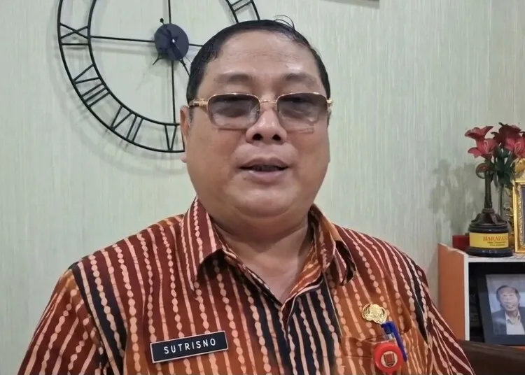 Soal Penetapan UMK 2026, Begini Kata Disnaker Kota Semarang 25 Kepala Disnaker Kota Semarang, Sutrisno. (Syahril Muadz/Lingkarjateng.id)