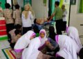 Siswa SMP N 1 Blora terpaksa dilarikan ke RS DKT Blora paska mengalami keluhan diare secara serentak, Rabu, 26 November 2025. (Eko Wicaksono/Lingkarjateng.id)