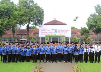 Mardi Santoso Ajak Jajaran Teladani Semangat Juang Pahlawan Lewat Kerja Nyata 25 Jajaran pemasyarakatan Kantor Wilayah Direktorat Jenderal Pemasyarakatan Jawa Tengah usai upacara peringatan Hari Pahlawan di Lapangan Lapas Kelas I Semarang, Senin, 10 November 2025. (Kanwilpas Jateng/Lingkarjateng.id)