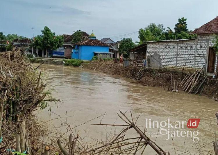 ILUSTRASI: Salah satu sungai di Kabupaten Pati. (Lingkarnews Network/Lingkarjateng.id)