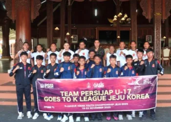Pelepasan Tim Elit Pro Academy (EPA) Persijap U17 untuk mengikuti ajang K League Youth Tournament 2025 di Pendopo R.A Kartini, Kabupaten Jepara, Selasa, 4 November 2025. (Humas Pemkab Jepara/Lingkarjateng.id)