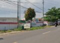 Kondisi jalan di sekitar lokasi pembangunan proyek Exit Tol Ambarawa di ruas Jalan Bawen-Ambarawa, Kabupaten Semarang. (Hesty Imaniar/Lingkarjateng.id)