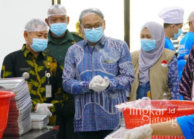 Wakil Bupati Pati, Risma Ardhi Chandra, saat melakukan monitoring Satuan Pelayanan Pemenuhan Gizi (SPPG) milik Yayasan Mosya Selalu Berkah di Kecamatan Batangan, Kamis, 27 November 2025. (Humas Pemkab Pati/Lingkarjateng.id)