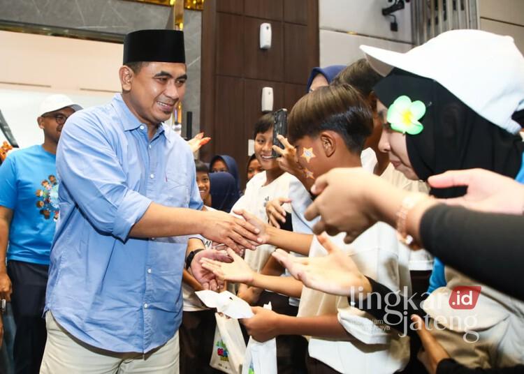 Wagub Taj Yasin Dorong Penerapan Industri Ramah Anak di Jateng 25 Wakil Gubernur Jawa Tengah Taj Yasin Maimoen menghadiri Festival Anak Kecamatan Berdaya di Kawasan Industri Terpadu Batang (KITB), Kabupaten Batang, Sabtu, 22 November 2025. (Humas Pemprov Jateng/Lingkarjateng.id)