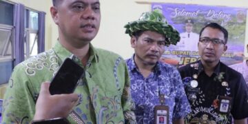 Perluas Akses Wisata Karimunjawa, Pemkab Jepara Ajukan Rute Kapal ke Kemujan 5 Bupati Jepara Witiarso Utomo memberikan keterangan terkait rencana pembukaan rute kapal ke Kemujan dalam rangka memperluas akses wisata ke Pulau Karimunjawa, Kamis, 6 November 2025. (Humas Pemkab Jepara/Lingkarjateng.id)