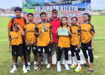 Kontingen SMPN 2 Kaliori Rembang meraih medali di ajang Kejurkab Atletik 2025. (Lingkarjateng.id)