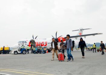 Penumpang pesawat di Bamdara Adi Soemarmo, Jawa Tengah. (Humas Pemprov Jateng)