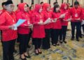 PELANTIKAN: Ketua DPC PDIP Grobogan periode 2025–2030, Sri Sumarni (ketiga kiri) dalam Konferensi Cabang (Konfercab) DPC PDIP serentak se-Jawa Tengah yang digelar di Semarang, 27–28 Desember 2025. (Humas PDIP/Lingkarjateng.id)