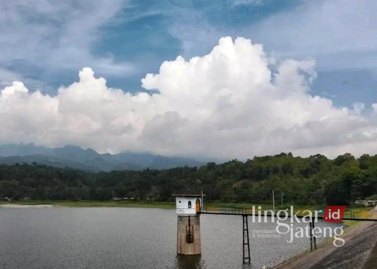 Realisasi PAD Pariwisata di Pati Tak Penuhi Target Tahun 2025 25 POTRET: Panorama di Waduk Gunungrowo, Desa Sitiluhur, Kecamatan Gembong, Kabupaten Pati. (Lingkarnews Network)