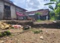 POTRET: Salah satu rumah yang rusak akibat tanah ambles di Dukuh Sambiroto, Desa Buluroto, Kecamatan Banjarejo, Kabupaten Blora. (Eko Wicaksono/Lingkarjateng.id)