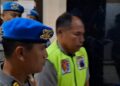 AKBP Basuki tampak mengenakan rompi usai menjalani sidang kode etik di Mapolda Jateng, Kota Semarang, Rabu, 3 Desember 2025. (Syahril Muadz/Lingkarjateng.id)