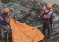 Hilang 4 Hari, Bocah Asal Rejosari Demak Ditemukan Meninggal di Bendungan Guntur 26 Tim BPBD saat melakukan evakuasi mayat di Bendungan Guntur, Kabupaten Demak, Kamis, 11 Desember 2025. (M. Burhanuddin Aslam/Lingkarjateng.id)