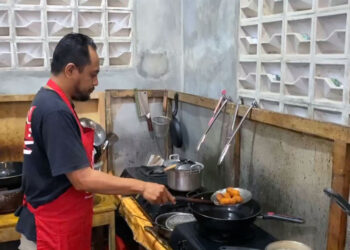 Ikut Prihatin, Warung di Ungaran Gratiskan Makanan untuk Perantau Asal Sumatra