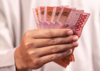 Ilustrasi uang rupiah. (Pexels-Defrino Maasy/Lingkarjateng.id)