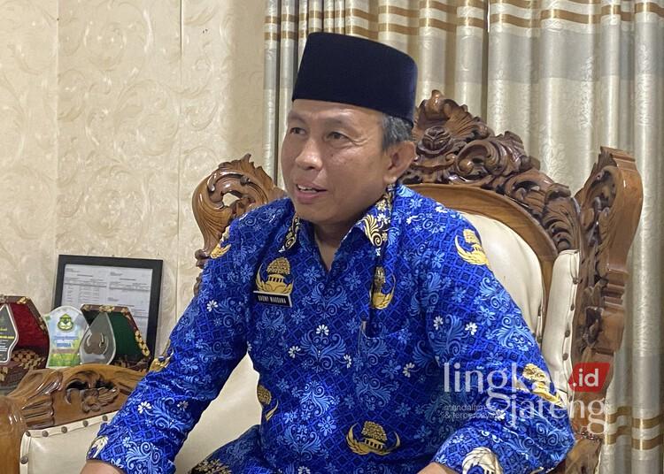 Kepala Kantor Kementerian Agama Kabupaten Kudus, Shony Wardana, saat ditemui di kantornya, Senin, 1 Desember 2025. (Mohammad Fahtur Rohman/Lingkarjateng.id)