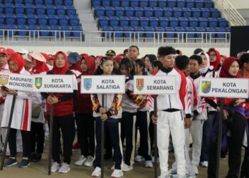 Kontingen Salatiga saat pembukaan Forda Jateng 2025 di Surakarta, Sabtu, 6 Desember 2025. (Prokompim Setda Salatiga/Lingkarjateng.id)