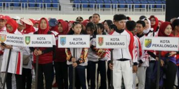 Kontingen Salatiga Target 5 Besar di FORDA Jateng 2025, Bidik 28 Emas 56 Kontingen Salatiga saat pembukaan Forda Jateng 2025 di Surakarta, Sabtu, 6 Desember 2025. (Prokompim Setda Salatiga/Lingkarjateng.id)