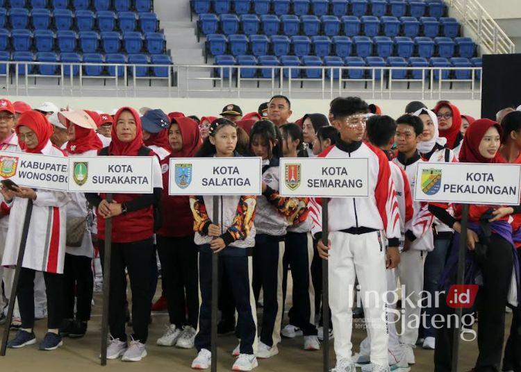 Kontingen Salatiga Target 5 Besar di FORDA Jateng 2025, Bidik 28 Emas 25 Kontingen Salatiga saat pembukaan Forda Jateng 2025 di Surakarta, Sabtu, 6 Desember 2025. (Prokompim Setda Salatiga/Lingkarjateng.id)