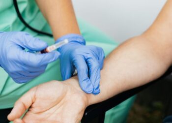 ILUSTRASI: Pemeriksaan kesehatan. (Canva)