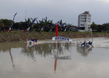 Lomba dayung di Langen Nirwana