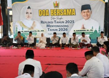 Suasana doa bersama menyambut tahun baru 2026 di Pendopo Bupati Pekalongan, Rabu, 31 Desember 2025. (Fahri Akbar/Lingkarjateng.id)